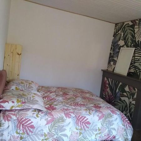 Appartement Cozy Dans Maison Privee Tauves Exteriér fotografie