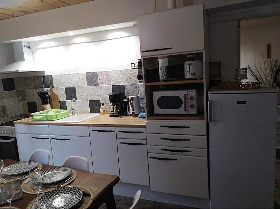 Appartement Cozy Dans Maison Privee Tauves Exteriér fotografie