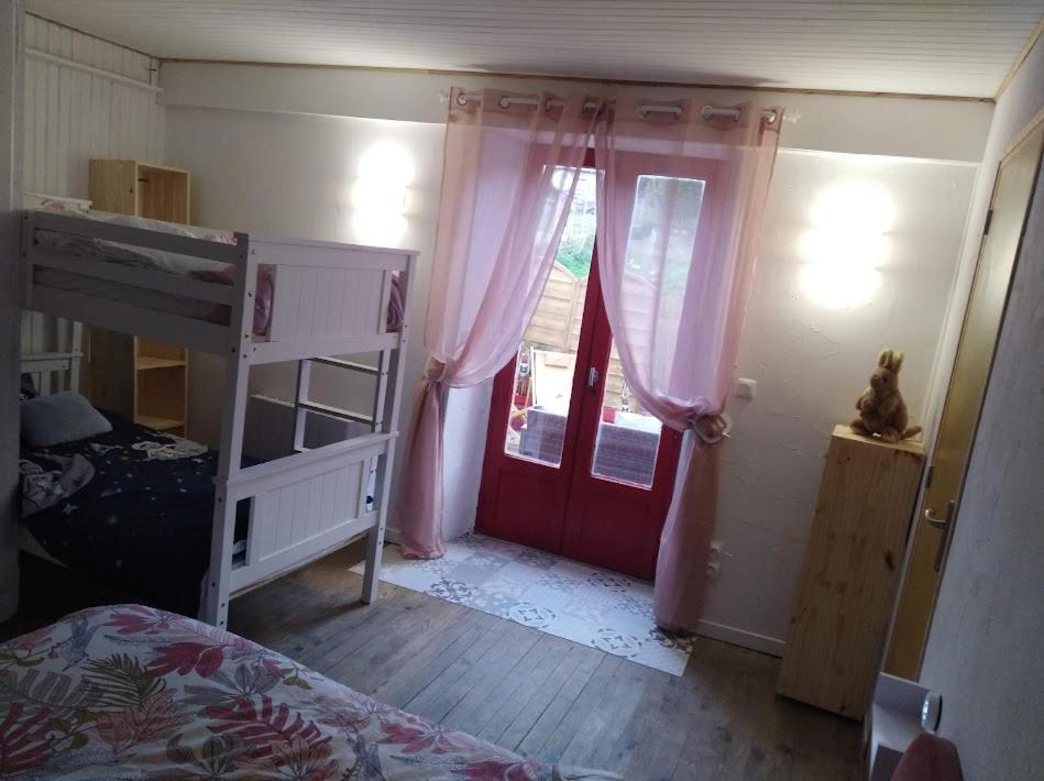 Appartement Cozy Dans Maison Privee Tauves Exteriér fotografie
