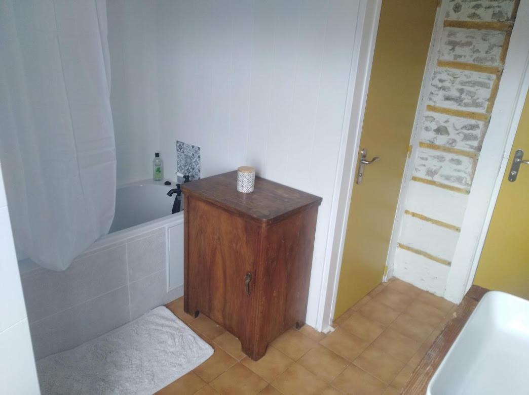 Appartement Cozy Dans Maison Privee Tauves Exteriér fotografie